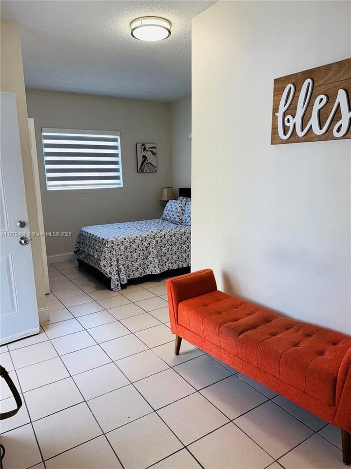 11512 Sw 168th Ter - Photo 7 of 7