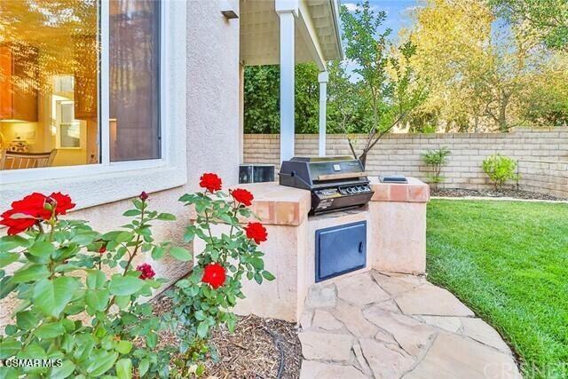 580 Winncastle St - Photo 4 of 19