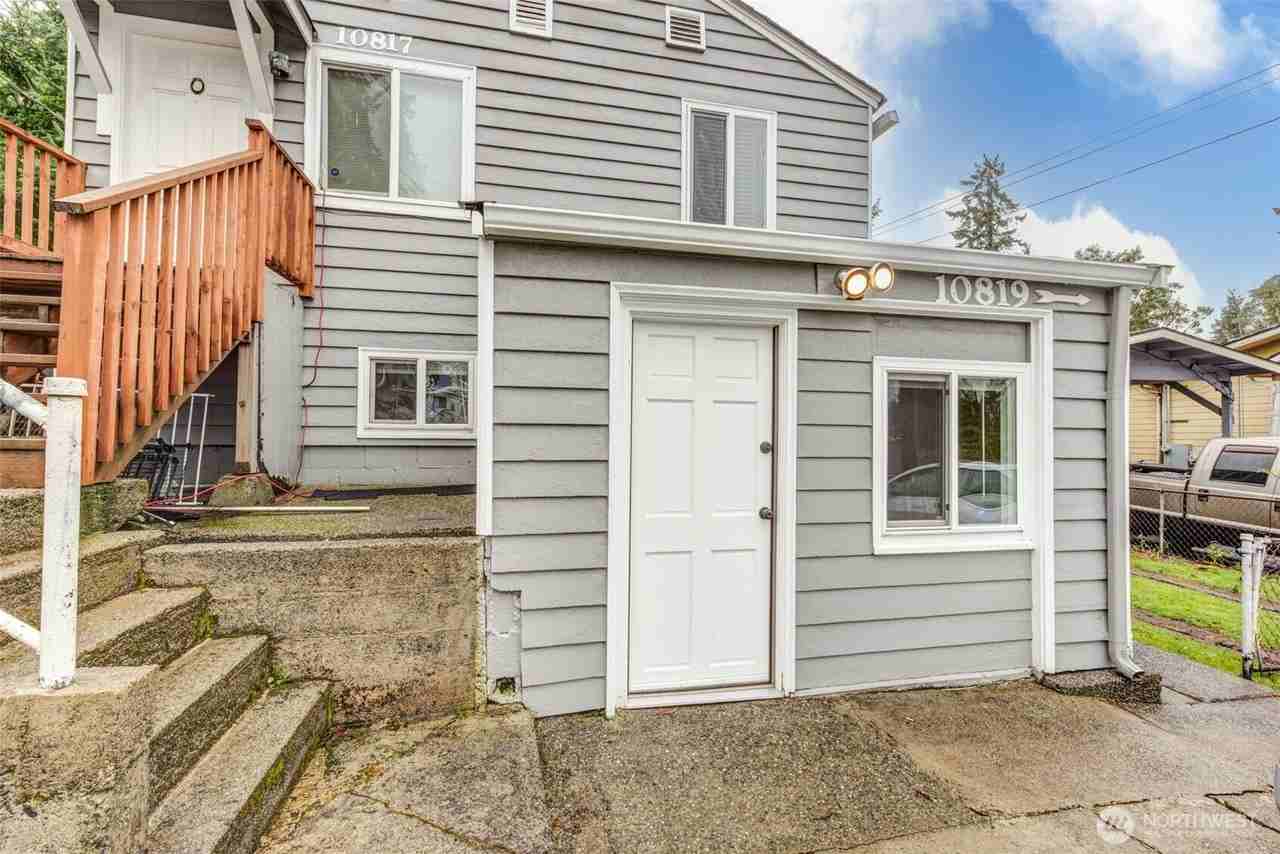 10817 56th Ave S - Photo 2 of 24