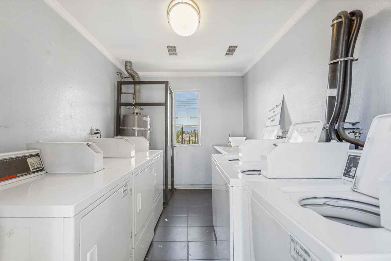 Vanowen Square Apartments - Photo 4 of 11