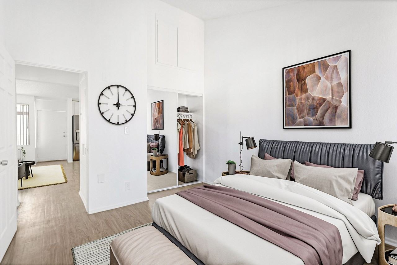 Vanowen Square Apartments - Photo 7 of 11