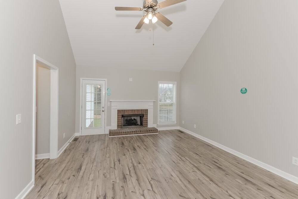 1209 Annapolis Cir - Photo 4 of 16