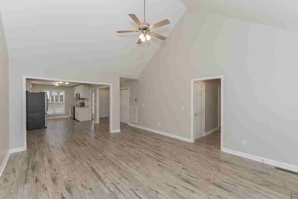 1209 Annapolis Cir - Photo 5 of 16