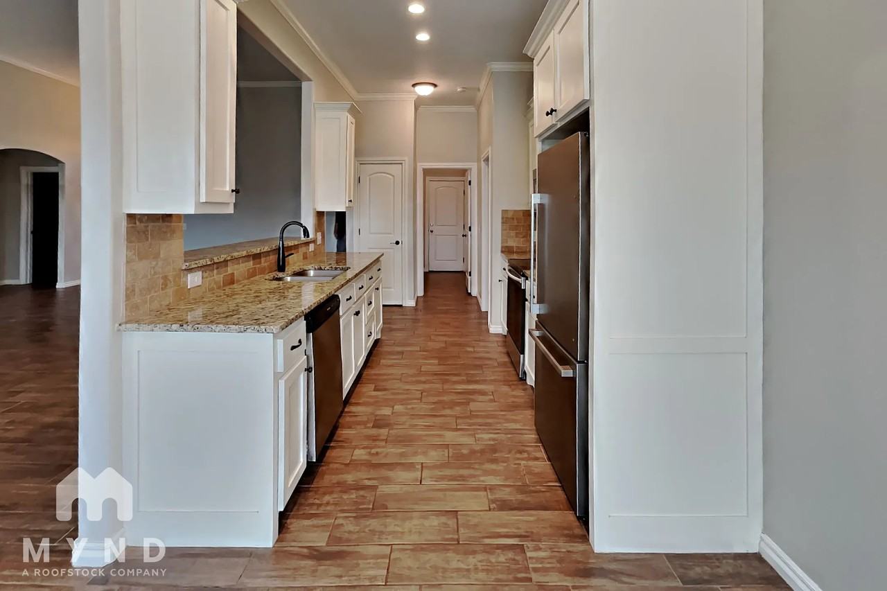 13300 Brampton Way - Photo 3 of 29