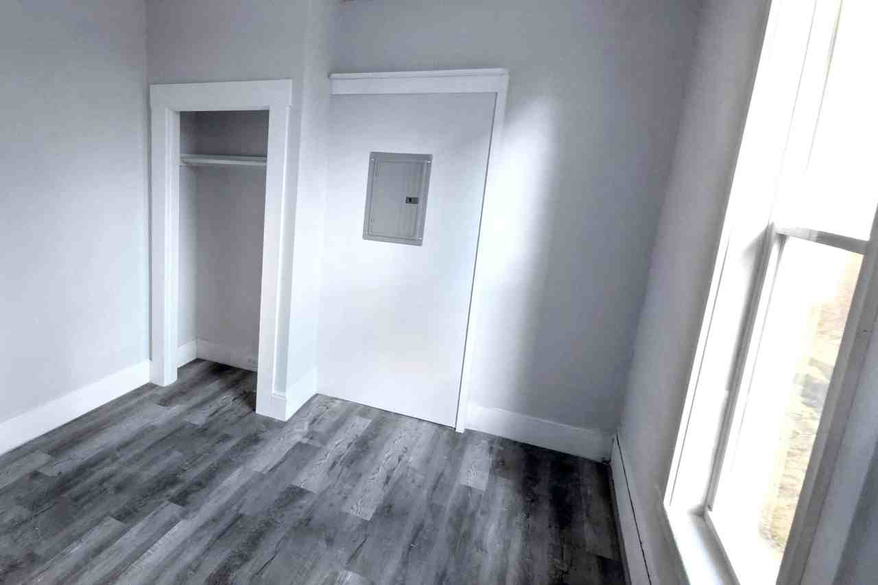 28 Grove St Apt 2 - Photo 3 of 5