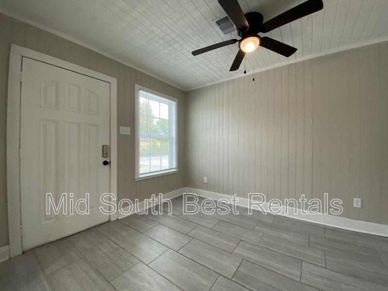 8209 1st St - Photo 2 of 7