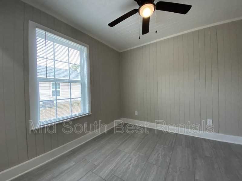 8209 1st St - Photo 4 of 7