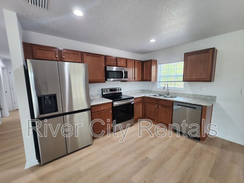 6272 Bucknell Ave - Photo 3 of 16