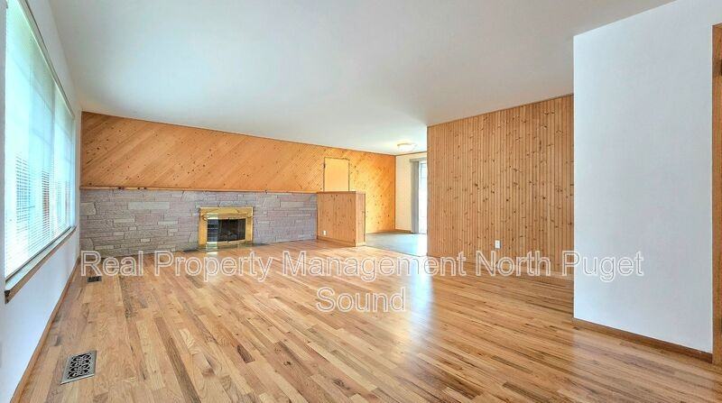 8002 W Glen Dr - Photo 3 of 22