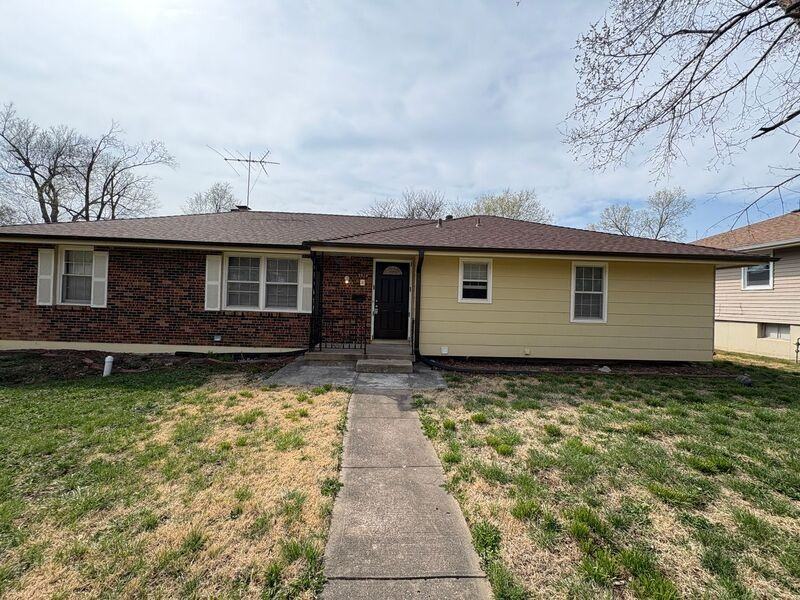 9924 Hardesty Ave - Photo 2 of 40