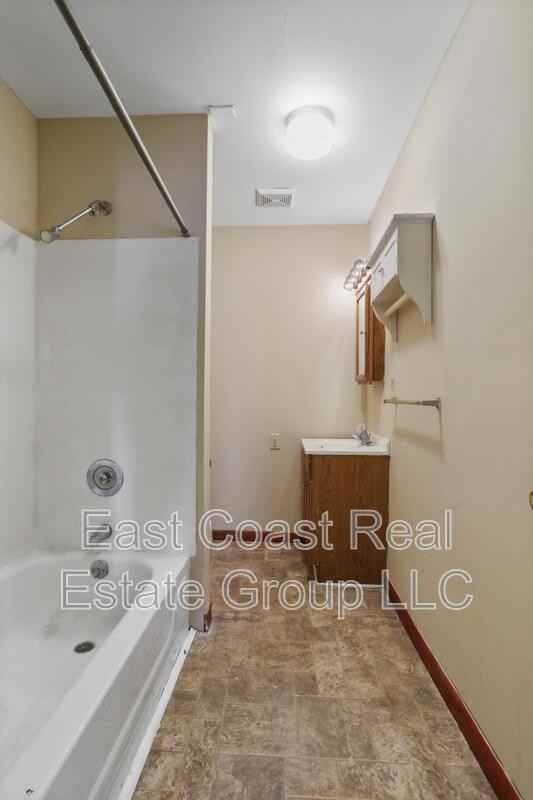 537 Guilford Ave - Photo 7 of 15