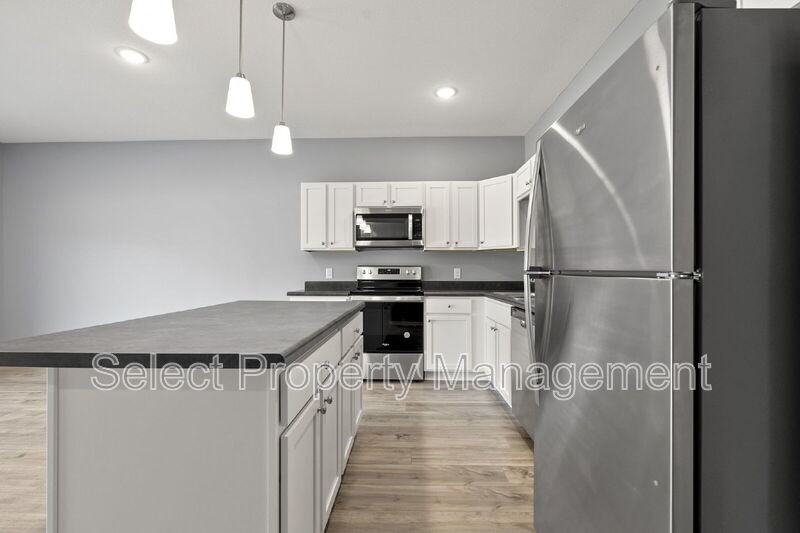 7079 Homestead Rd - Photo 5 of 41