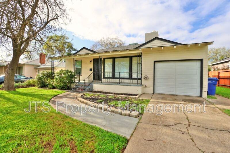 2733 Marilona Dr - Photo 3 of 50