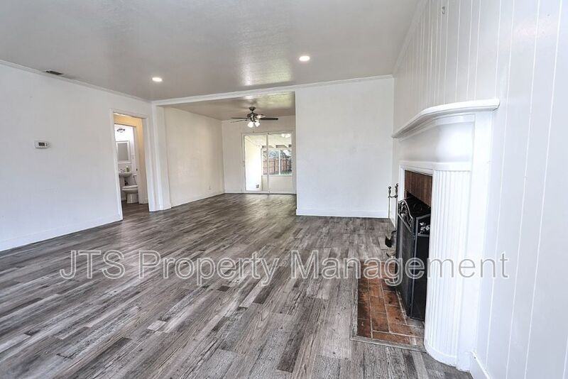 2733 Marilona Dr - Photo 6 of 50