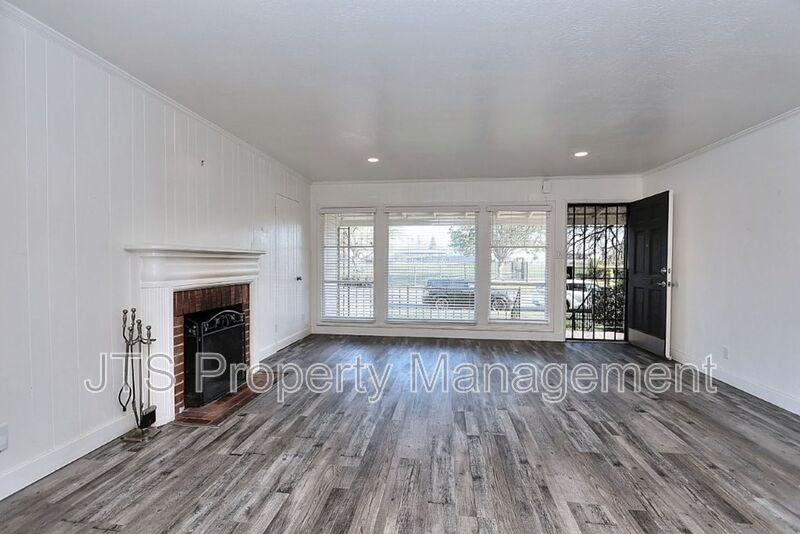 2733 Marilona Dr - Photo 7 of 50