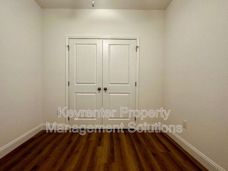 3445 Lee Hwy #202 - Photo 3 of 14