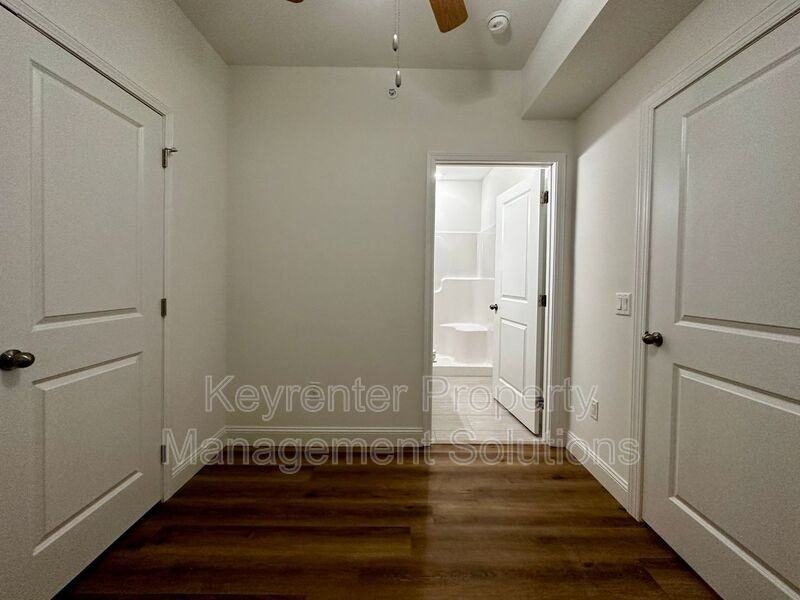 3445 Lee Hwy #202 - Photo 4 of 14