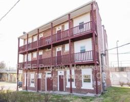 featured image of 117 South Bank Street #1