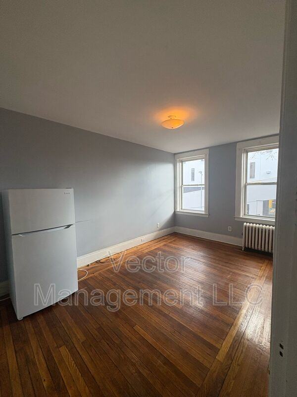 1476 Chapel Street - Photo 3 of 7