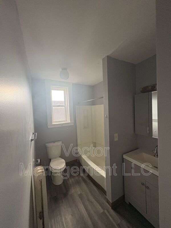 1476 Chapel Street - Photo 7 of 7