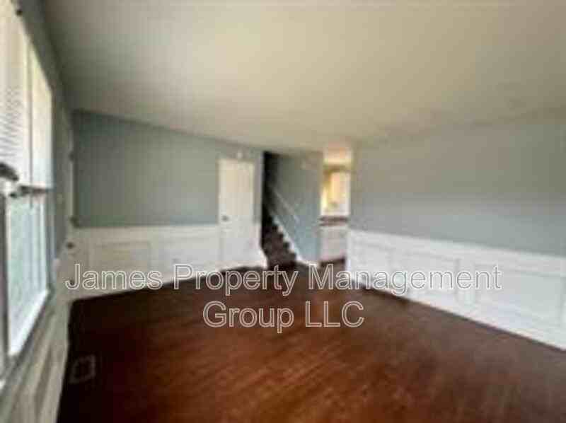 22050 E Churchill Dr - Photo 2 of 11