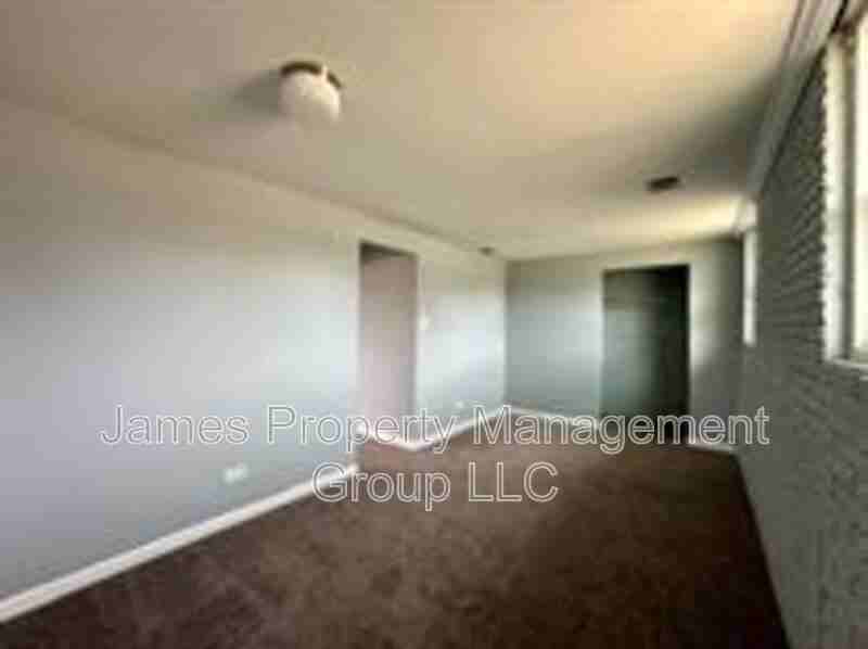 22050 E Churchill Dr - Photo 7 of 11