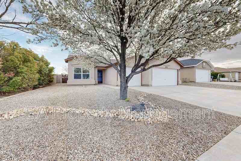 6016 Burgos Ave Nw - Photo 3 of 50