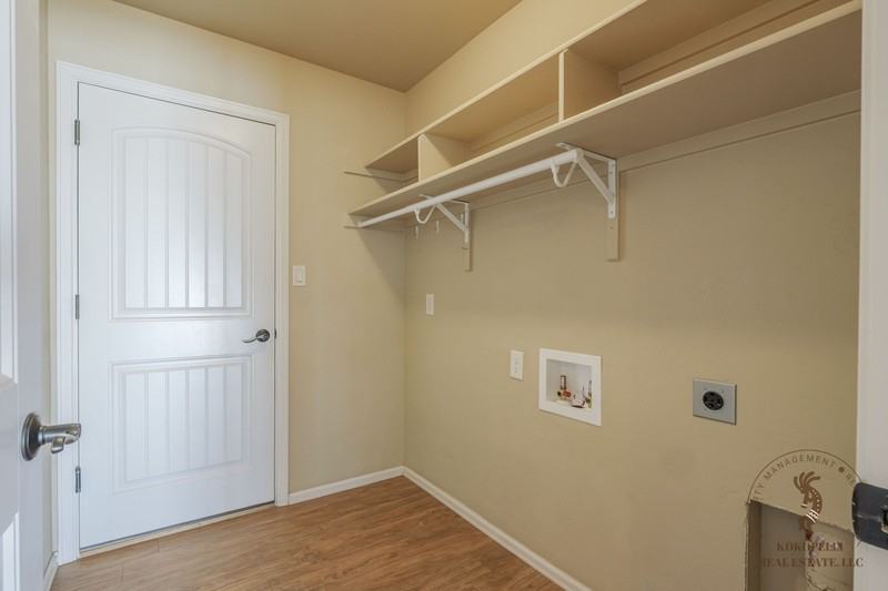 2348 Carolina Dr - Photo 5 of 10