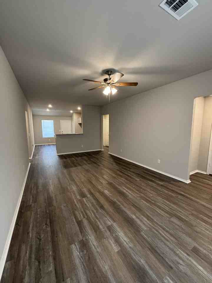 213 Baldwin Dr - Photo 3 of 22