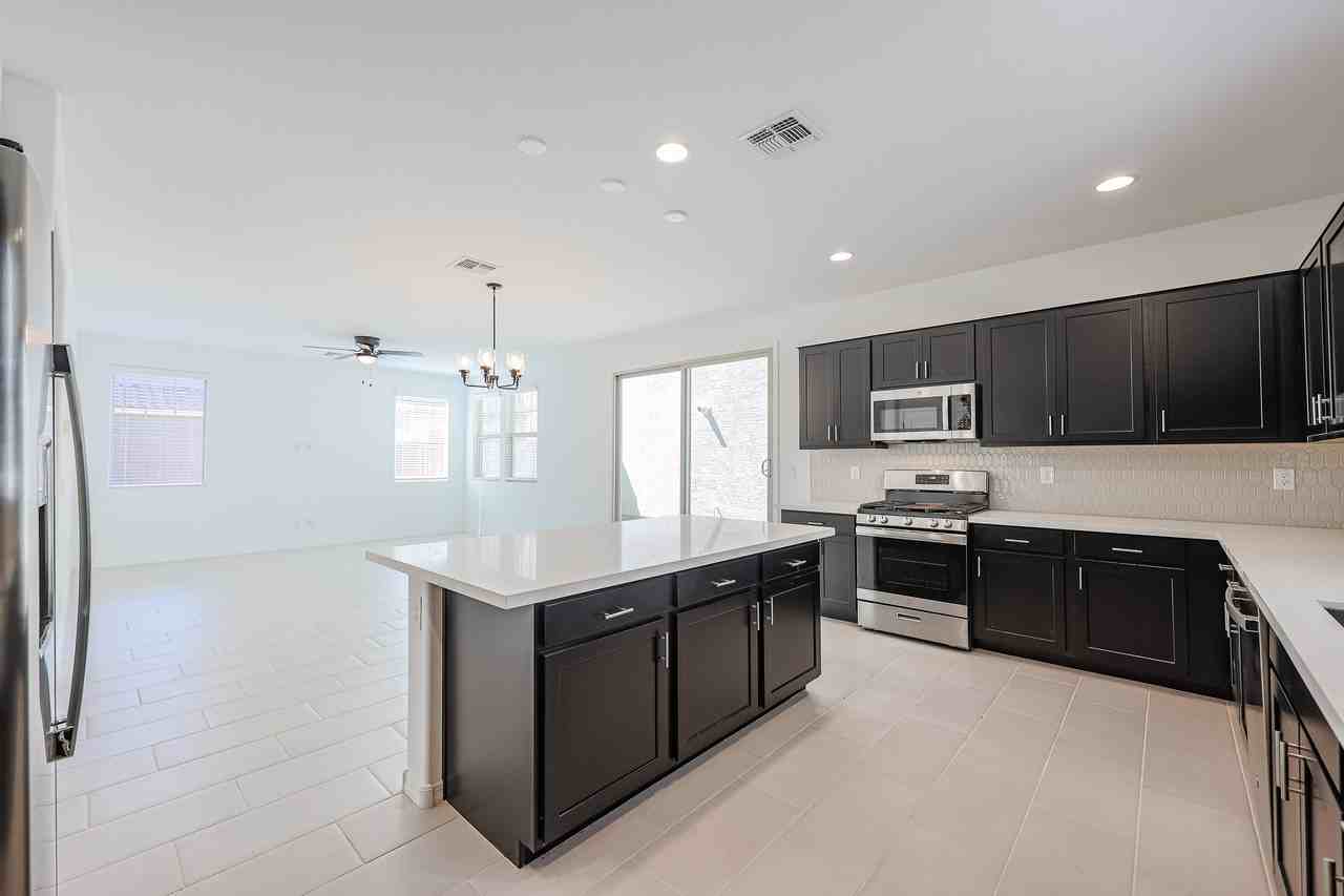 3768 N 99th Dr - Photo 4 of 42