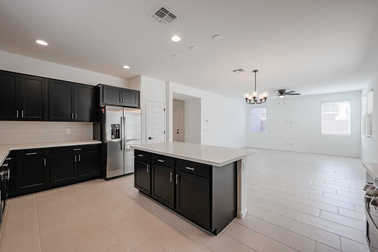 3768 N 99th Dr - Photo 5 of 42