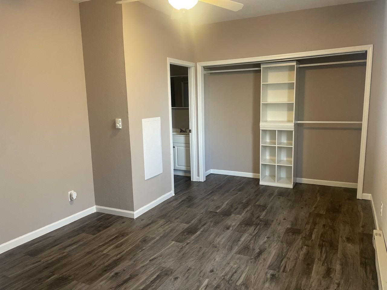 1023 S Fairmount St - Photo 3 of 7