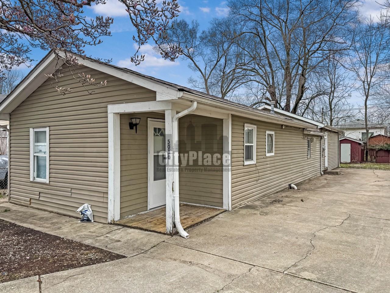 5030 W Caven St - Photo 3 of 19