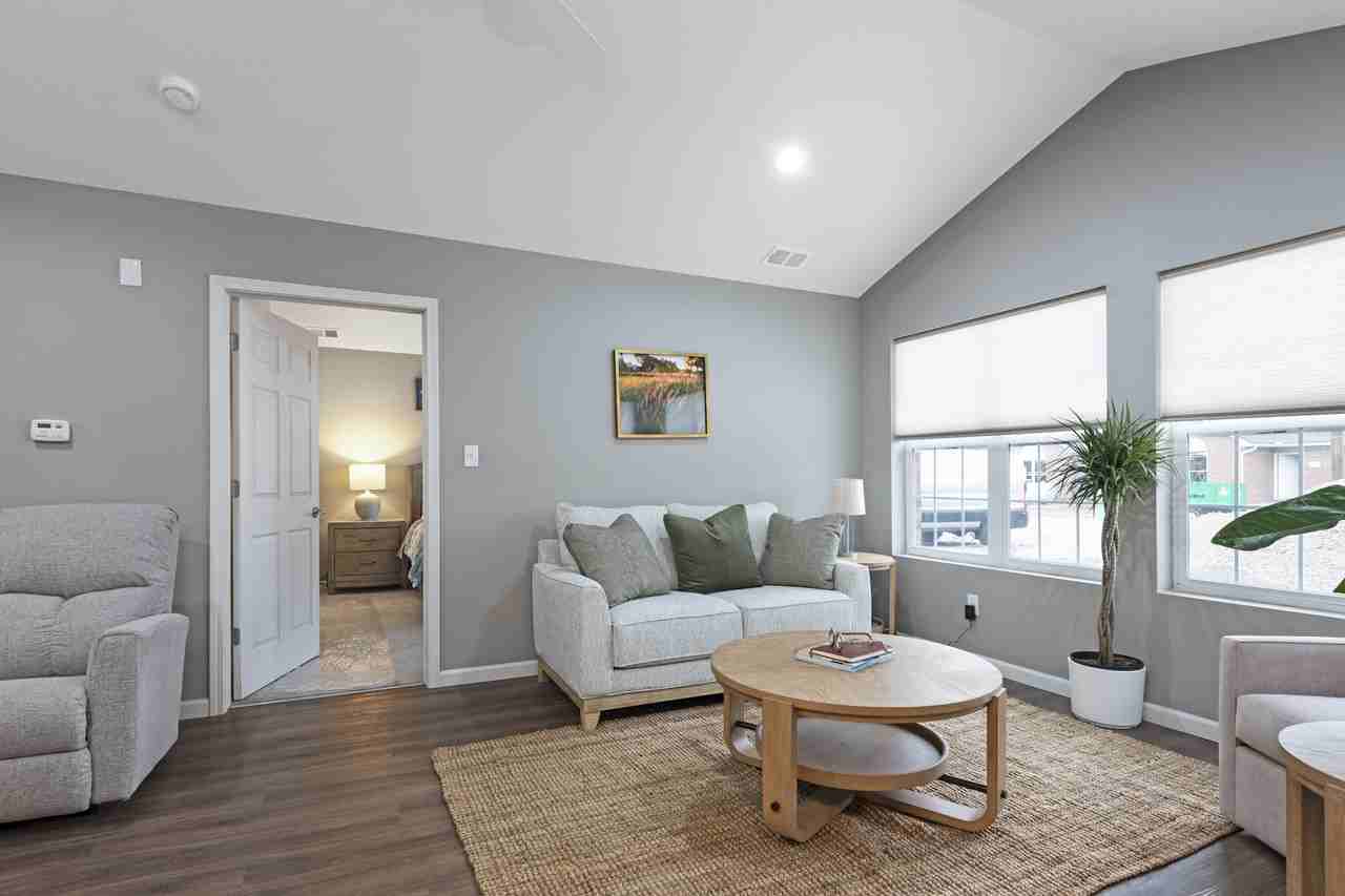 24538 Brookwood - Photo 4 of 16