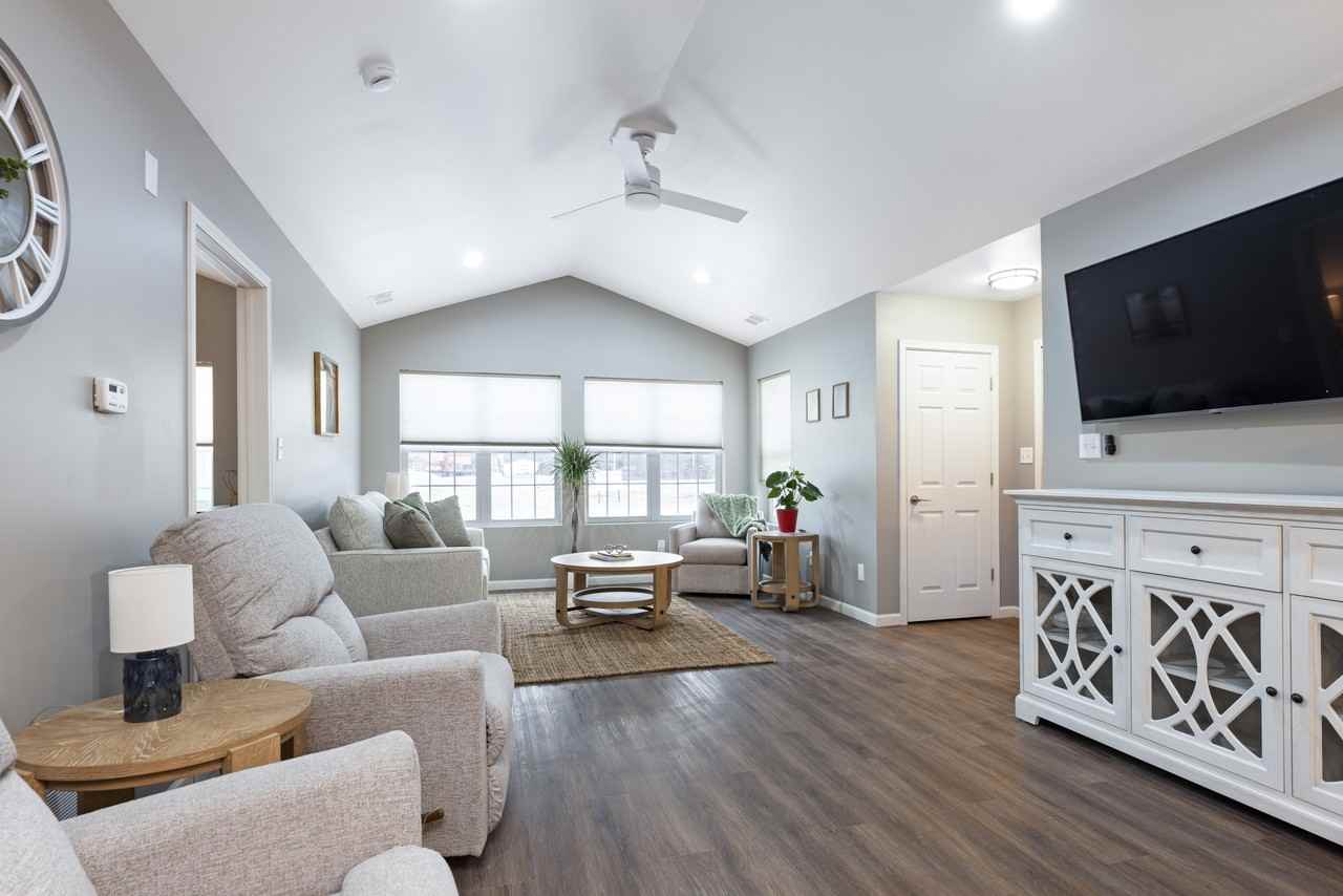 24538 Brookwood - Photo 5 of 16