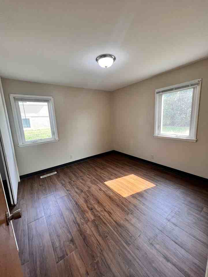 405 18th St W #2 - Photo 4 of 6