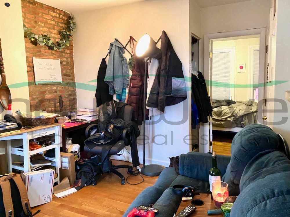 4 Greenwich St #3 - Photo 2 of 15