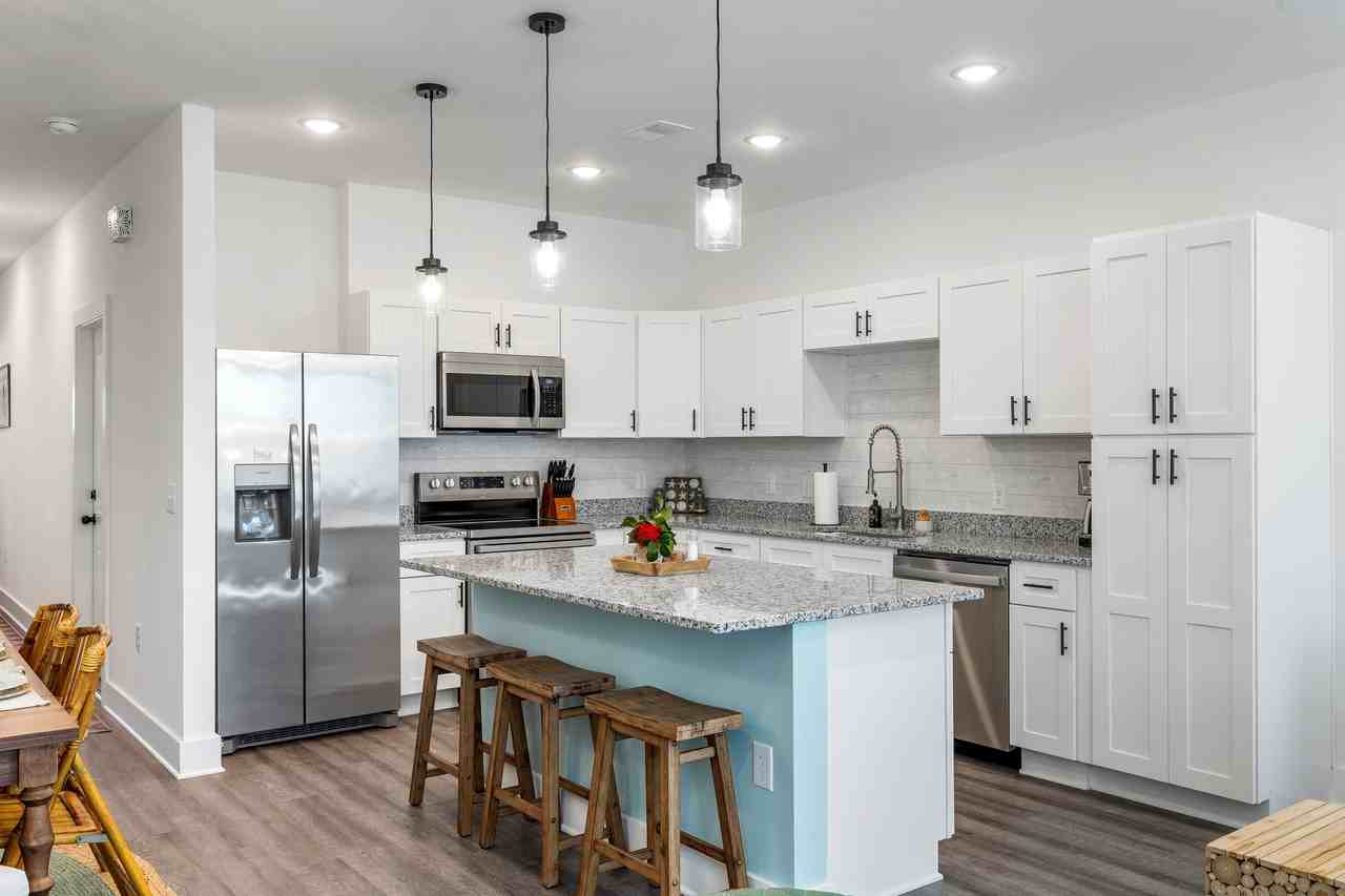 4231 Barnwell Ave - Photo 4 of 30