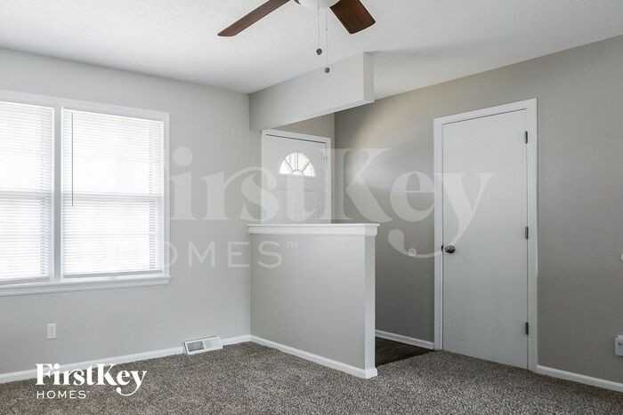 706 Sw Merritt St - Photo 3 of 15