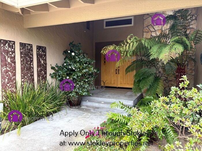 2652 Bridle Ln - Photo 2 of 21