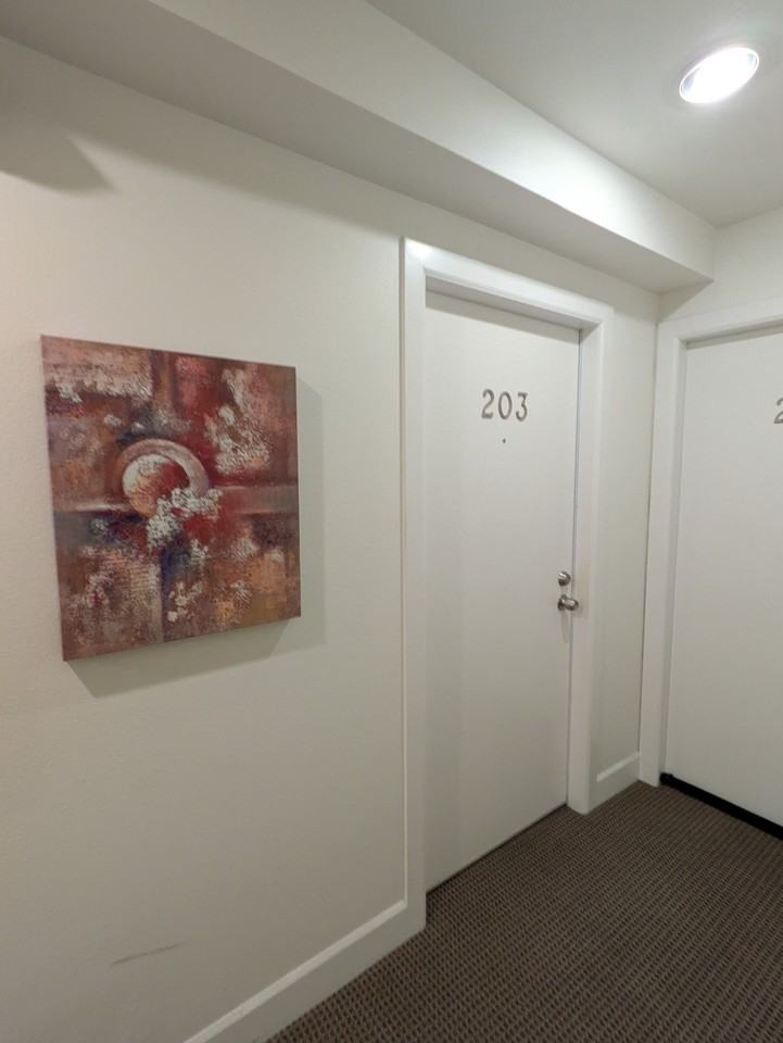 Louie 2316 #203 (VC) - Photo 2 of 19