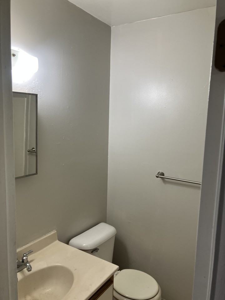 4136 River Road - Photo 4 of 24