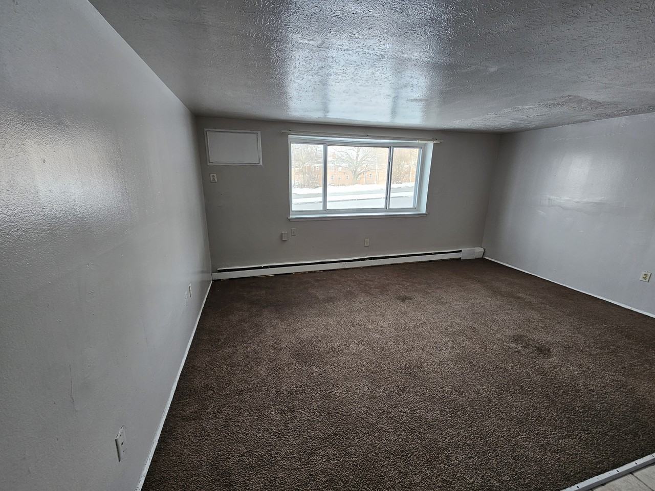 Superior Club Apartments - Photo 3 of 9