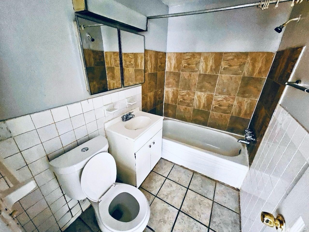 Superior Club Apartments - Photo 6 of 9