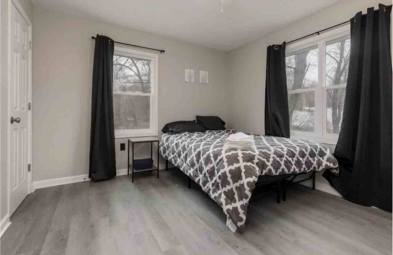 1413 Nightingale Rd - Photo 4 of 50