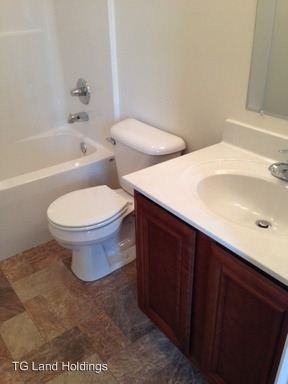 491 N Lee St - Photo 2 of 17