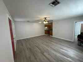 featured image of 721 North Vinita Avenue