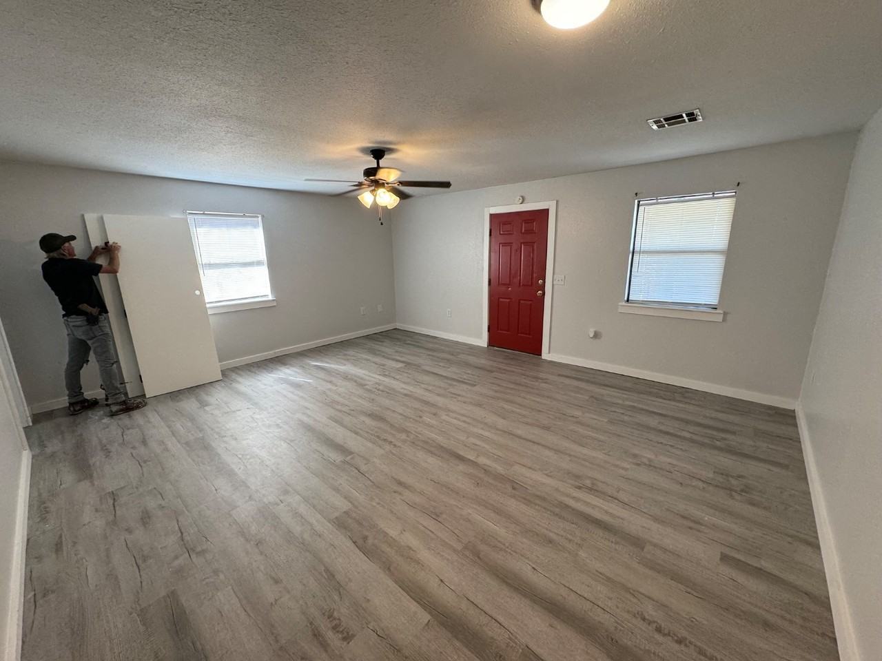 721 North Vinita Avenue - Photo 2 of 8