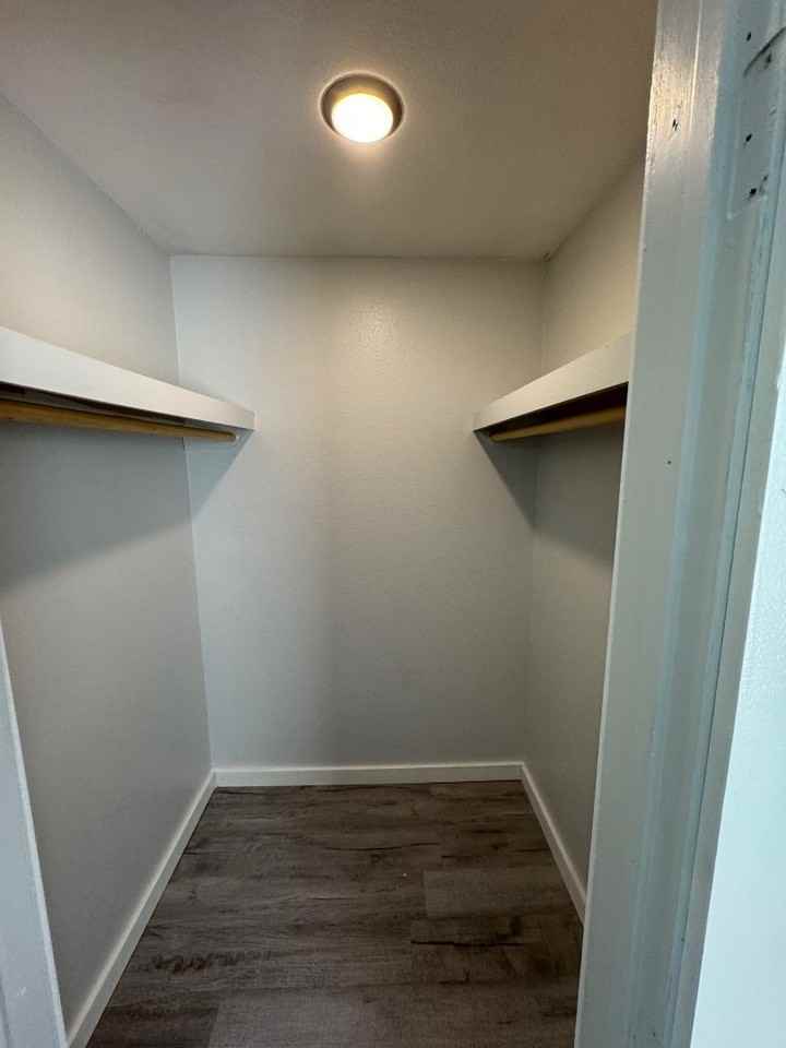 721 North Vinita Avenue - Photo 4 of 8