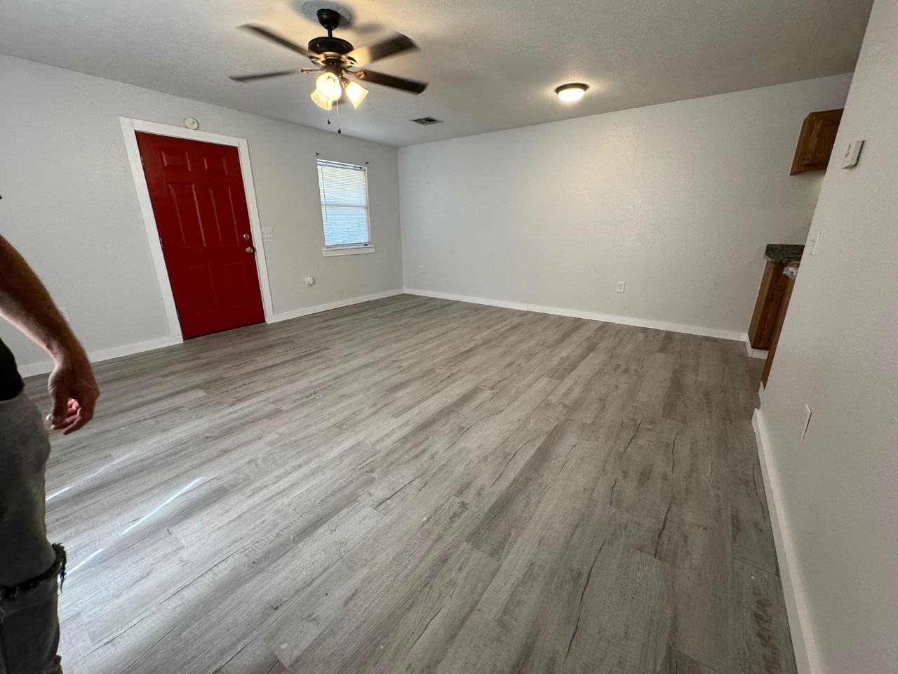 721 North Vinita Avenue - Photo 7 of 8